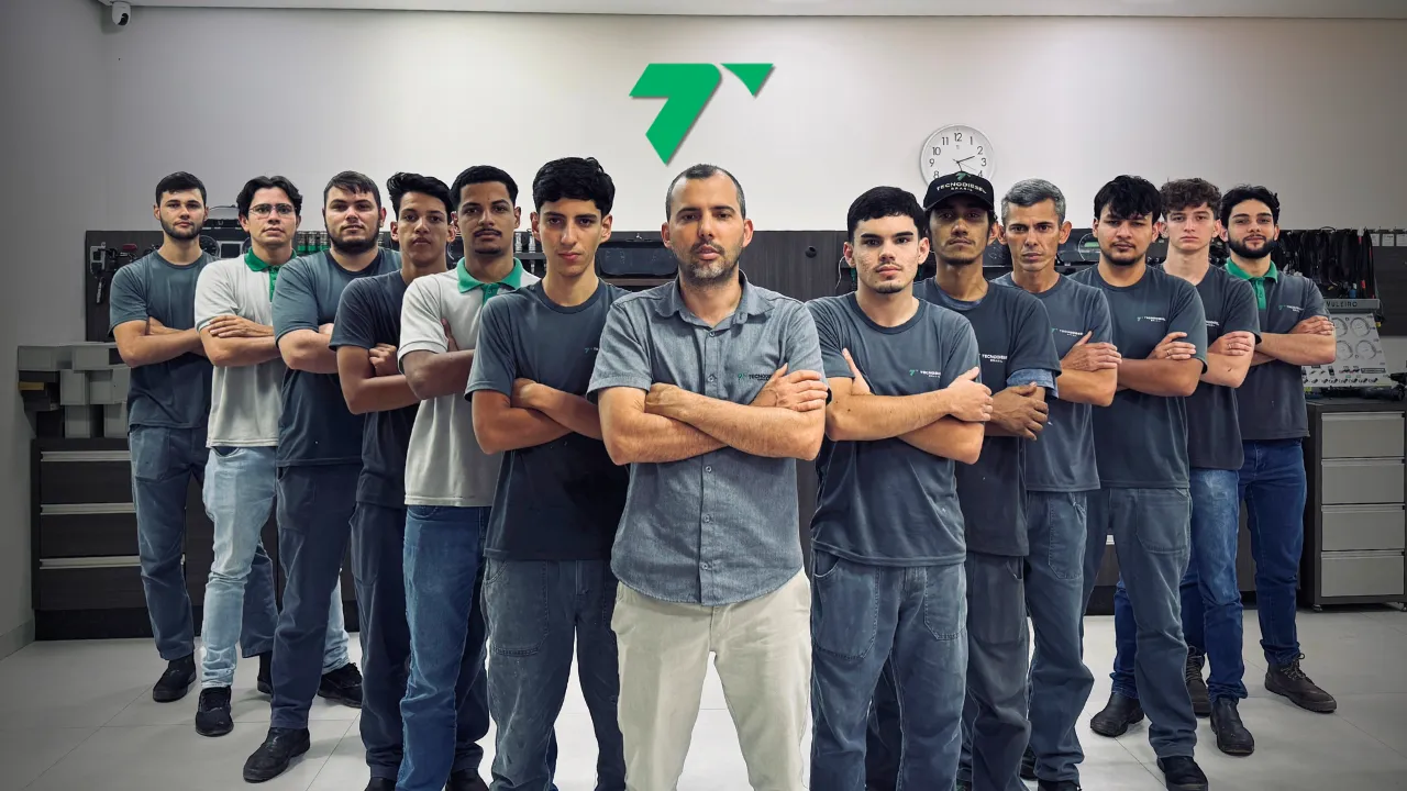 Laboratório Laboratório de Centrais Eletrônicas - Tecnodiesel Brasil
